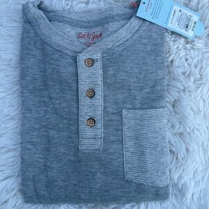 New
Boys
Size large (12/14)
Long sleeve 
Cat & jack 
Front pocket